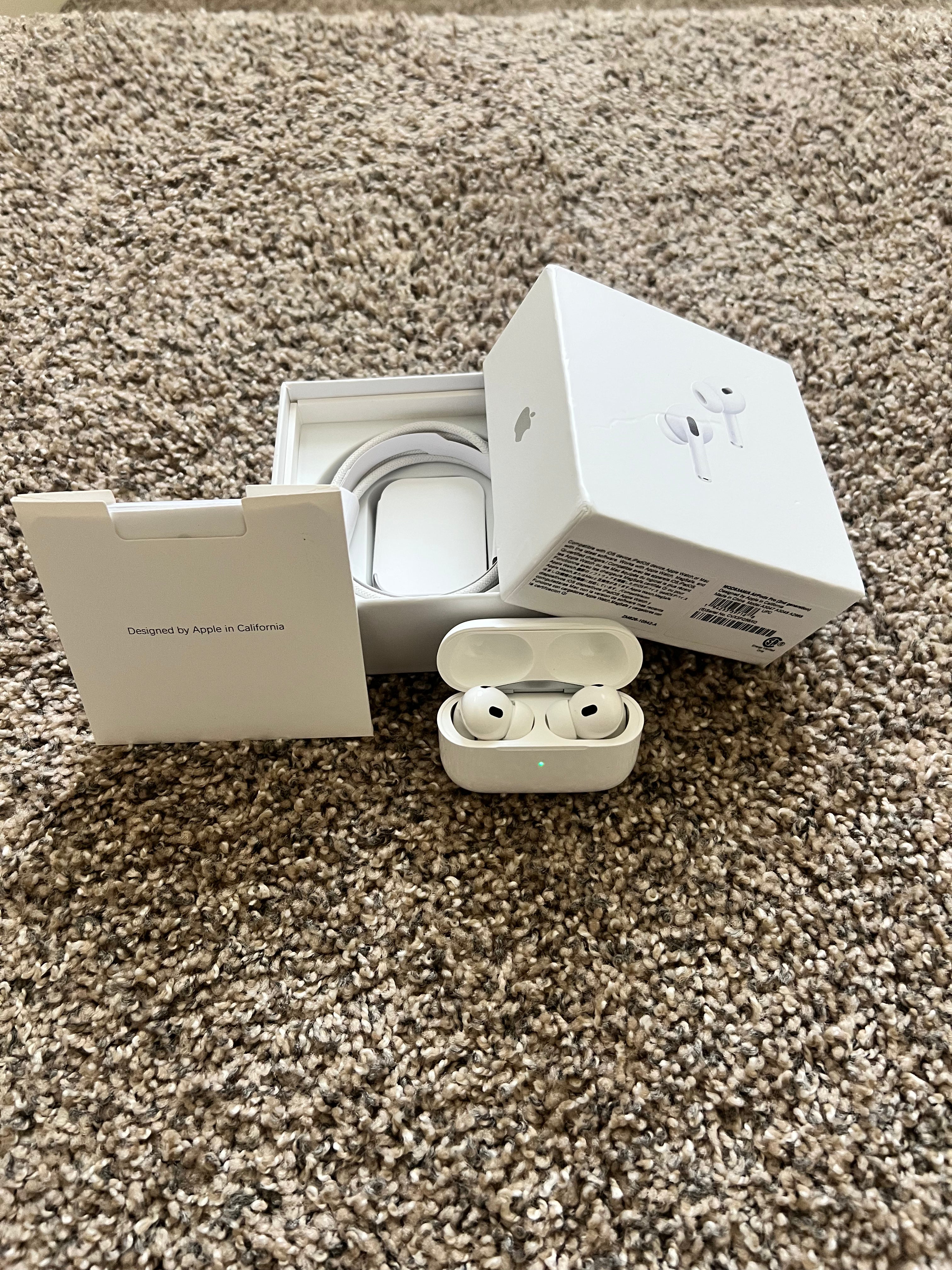Apple AirPods Pro (2nd Generation) - Excellent Condition